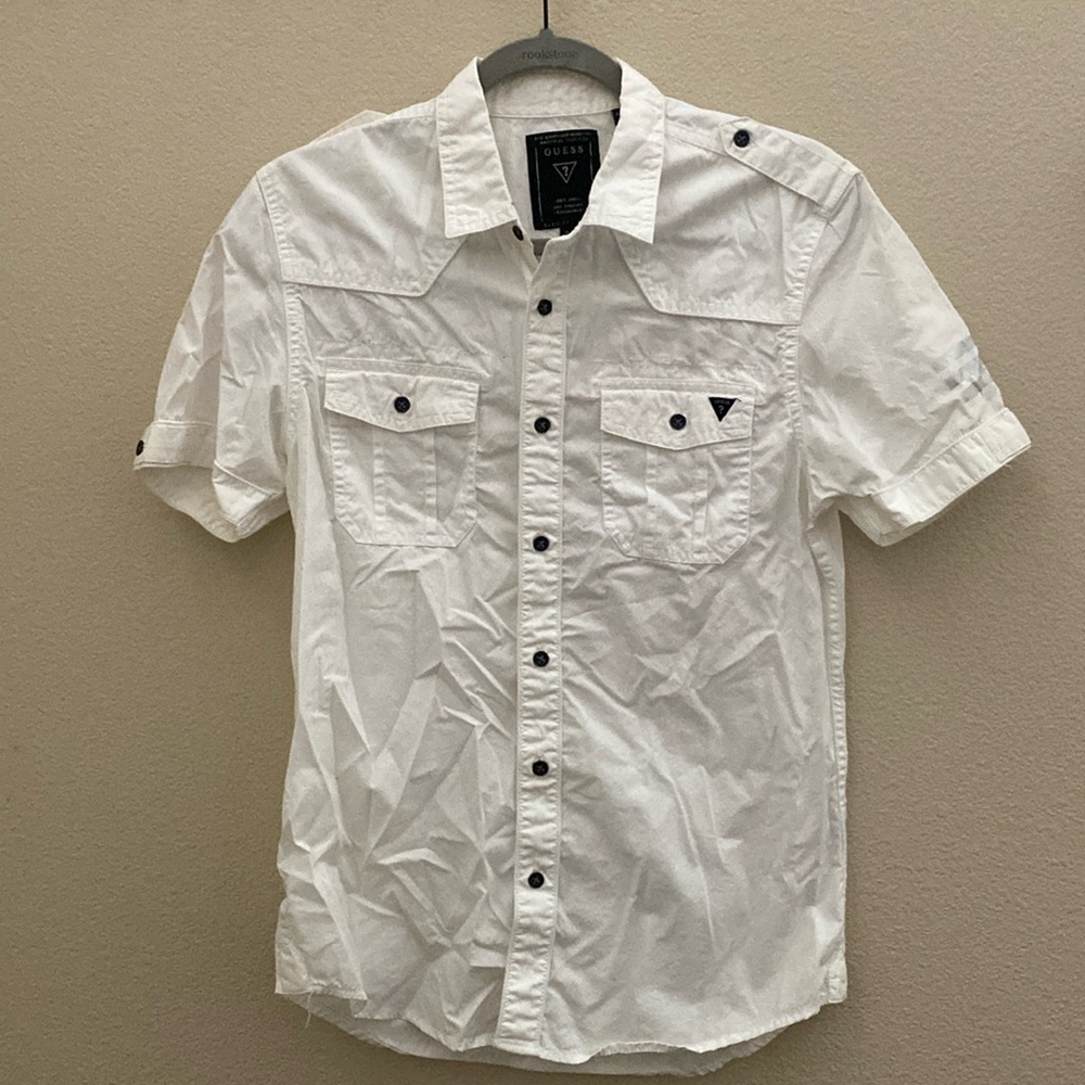 Men’s white collar shirt